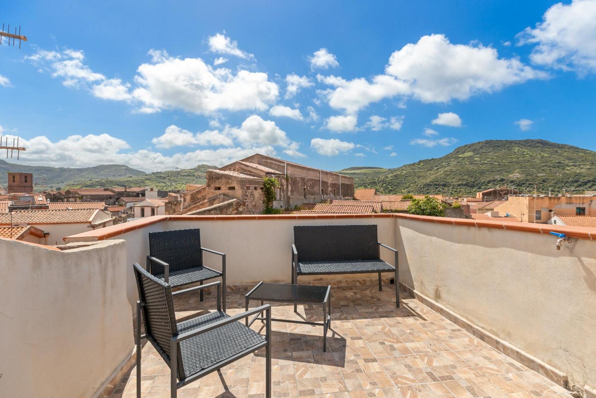 Casa Rocca Appartement Bosa Buitenkant foto